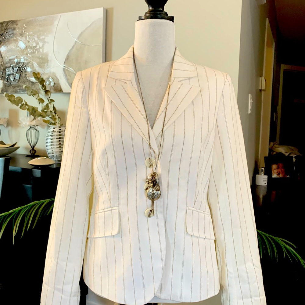 Wonderful blazer off white